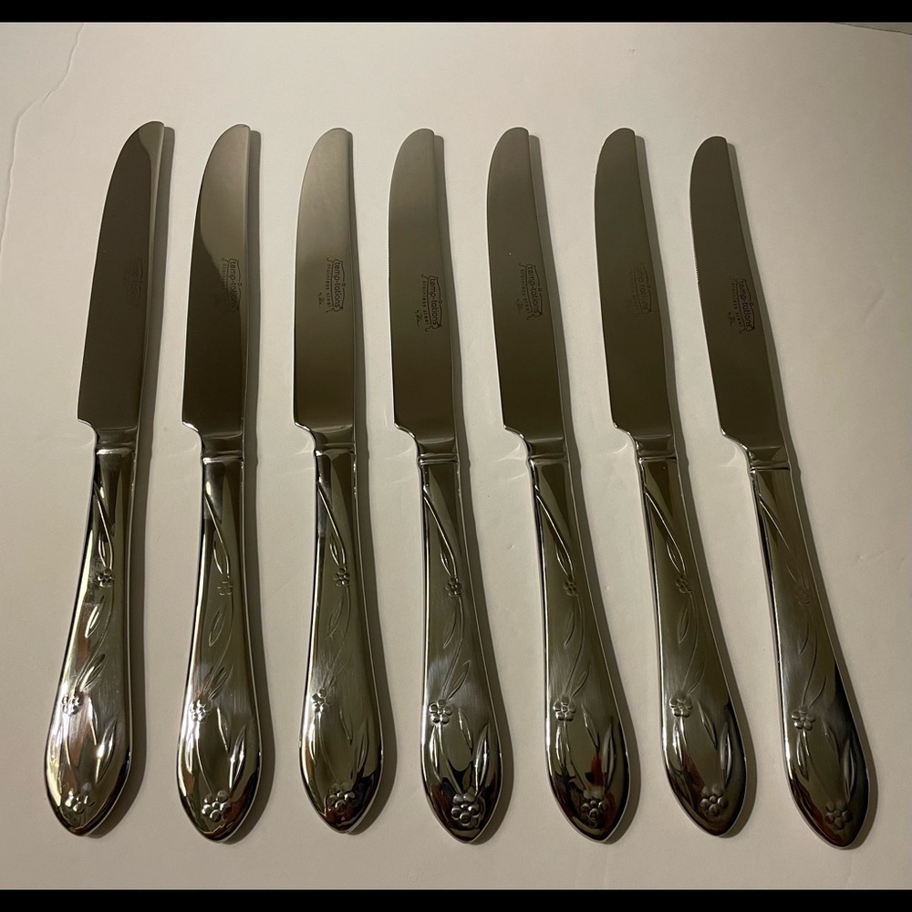 Temp-tations 7-Dinner/Butter Knives Old World Floral 18/10 Stainless  NWOT